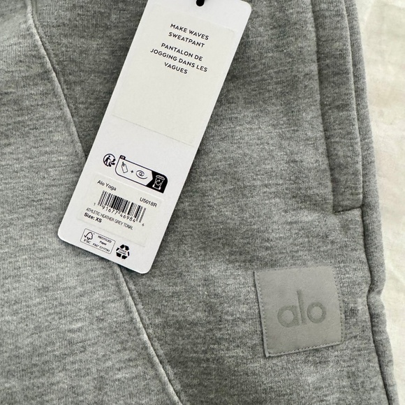 Alo Make Waves Sweatpants Brand New - Picture 3 of 4
